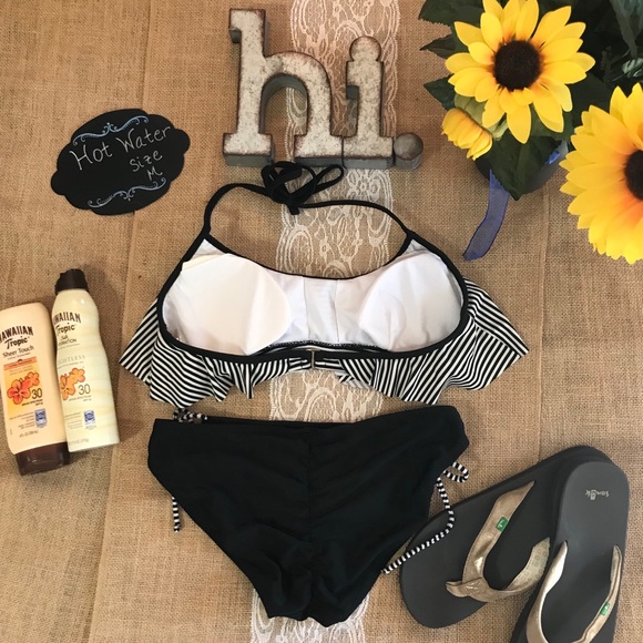 💕 Bikini - Striped Ruffle Top & Booty Ruching - Picture 4 of 6